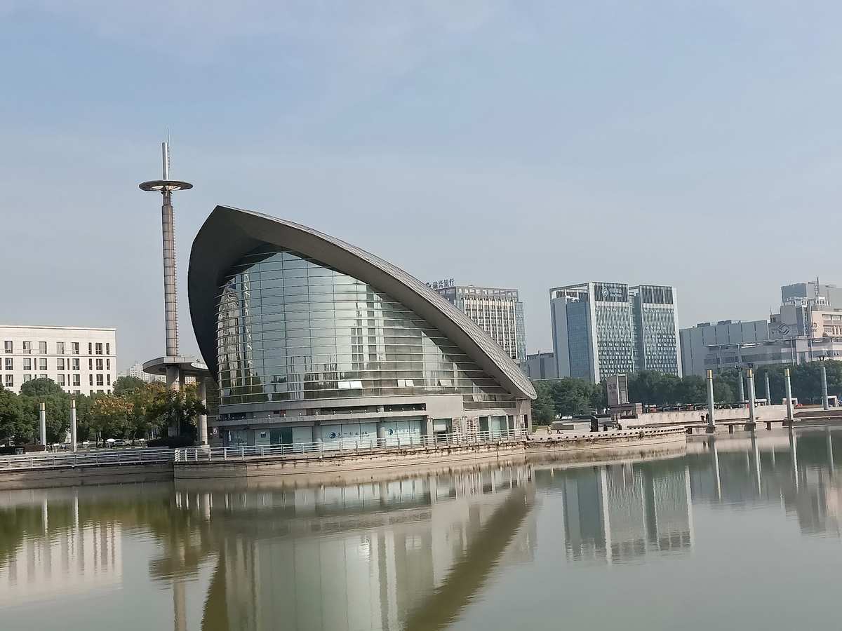 浙江义乌网摄影图片金华金东区政府对面的施光南音乐广场