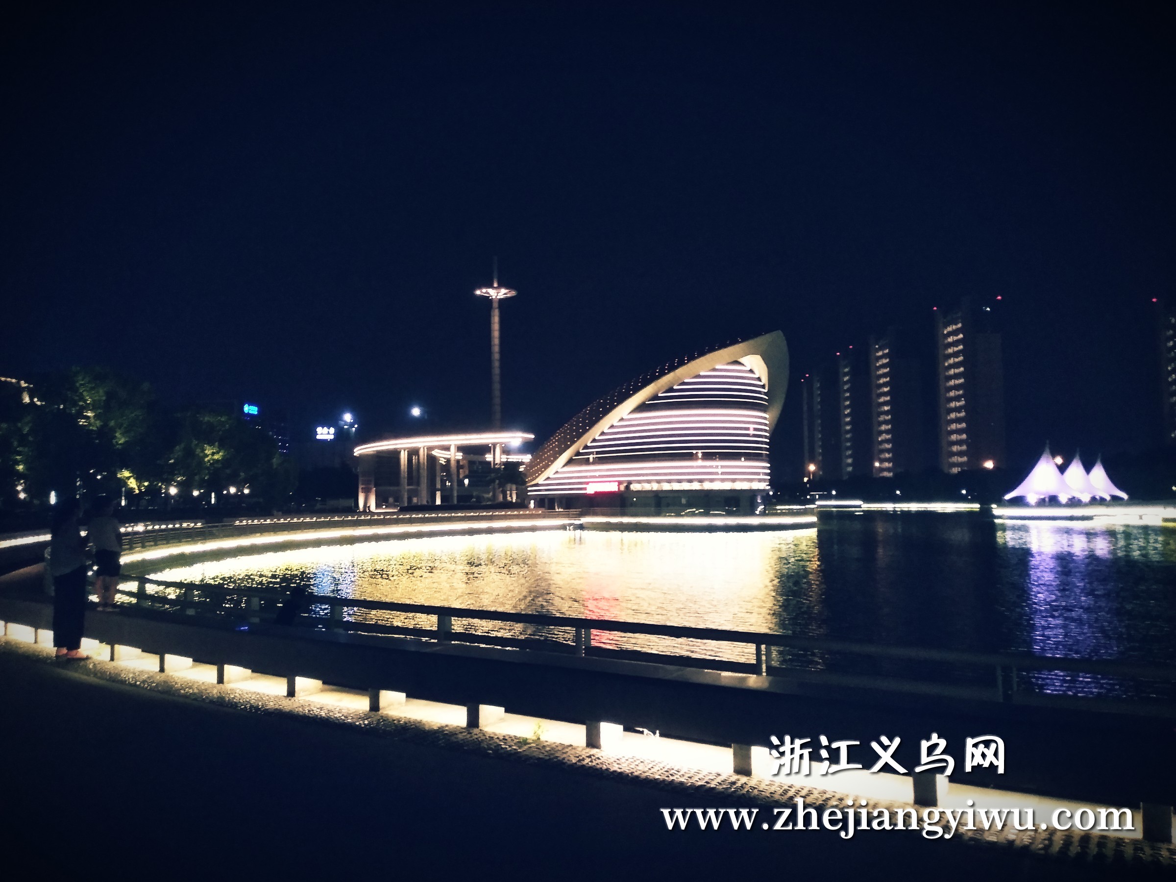 光影下的音符 施光南音乐广场摄影记